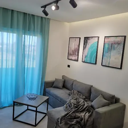 Moderni Tina Apartman Mundanije