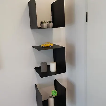 Apartman Moderni Tina Mundanije