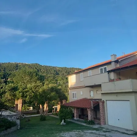 Apartman Moderni Tina Mundanije