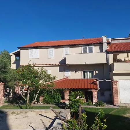 Apartman Moderni Tina
