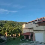 Apartman Moderni Tina Mundanije