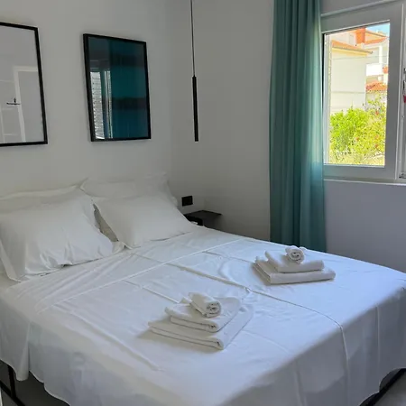 Moderni Tina Apartmán Mundanije